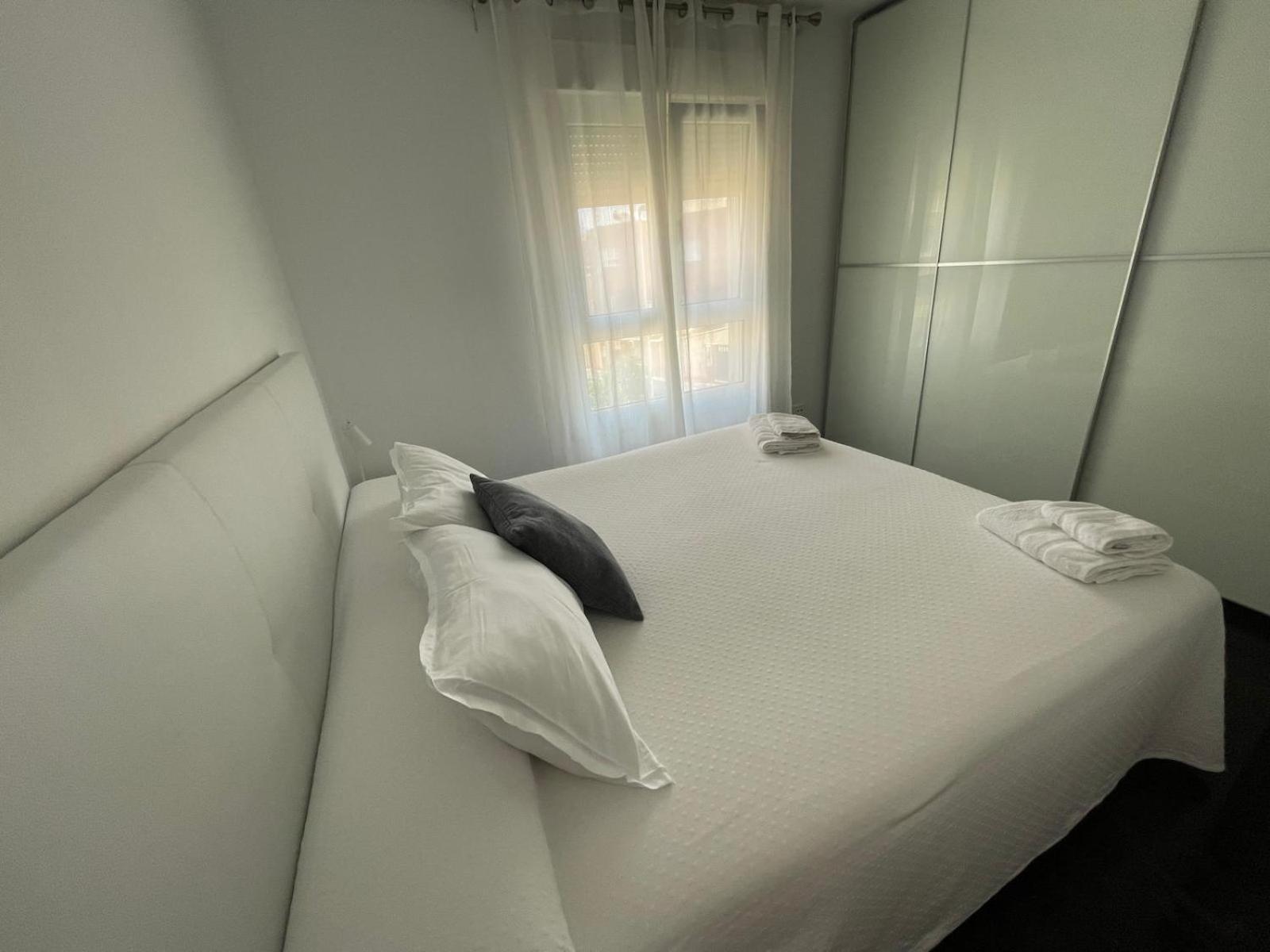 Apartamento 4 EN PRIMERA LÍNEA DE PLAYA Almería Exterior foto